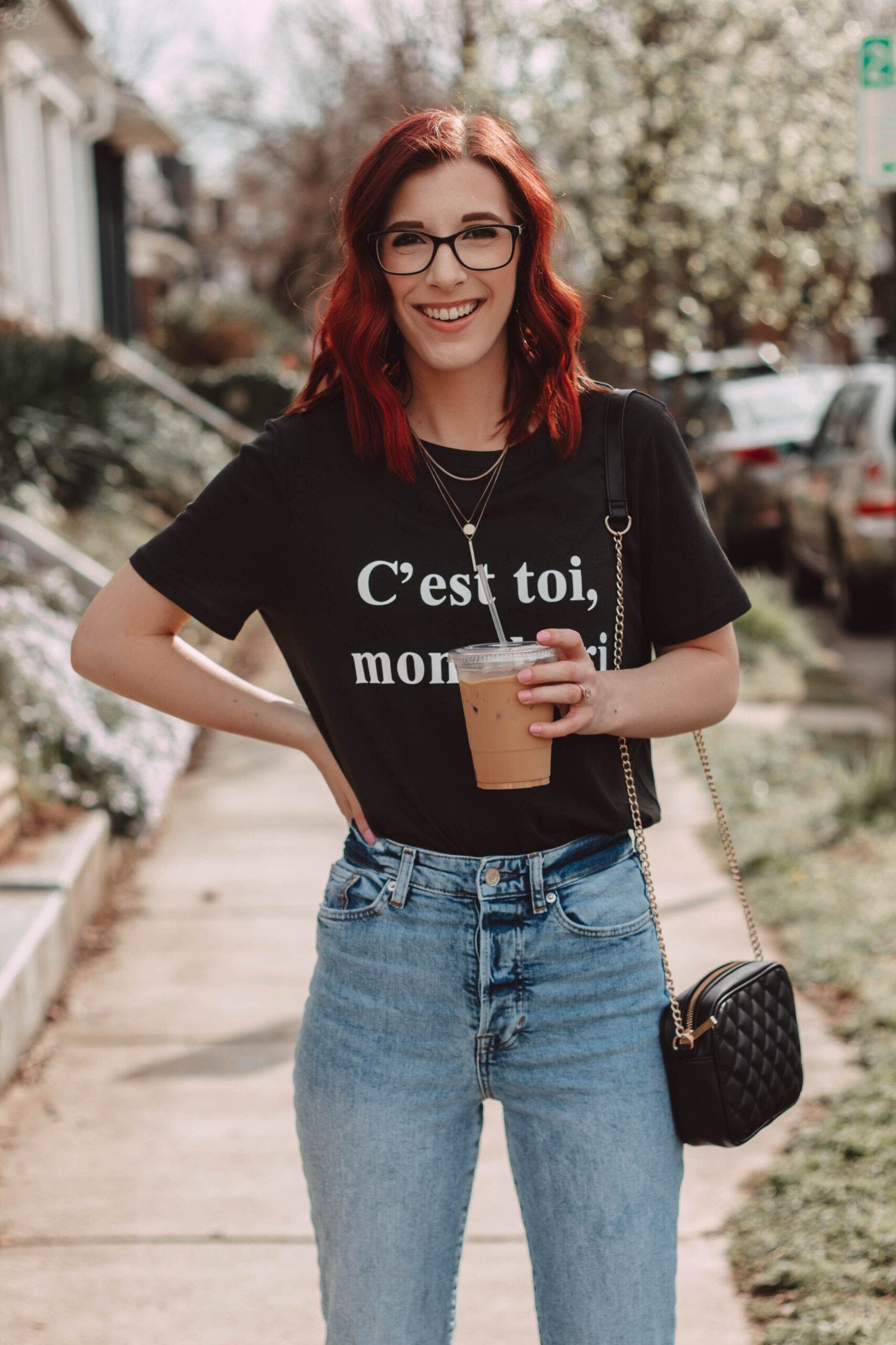 Blue Graphic Tee: How to Choose the Perfect One? Simple Guide for Shopping!
