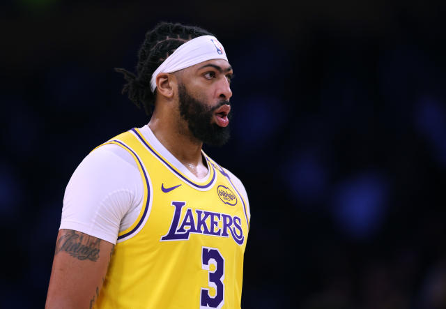 Anthony Davis Eye Injury: Lakers Star Leaves Game