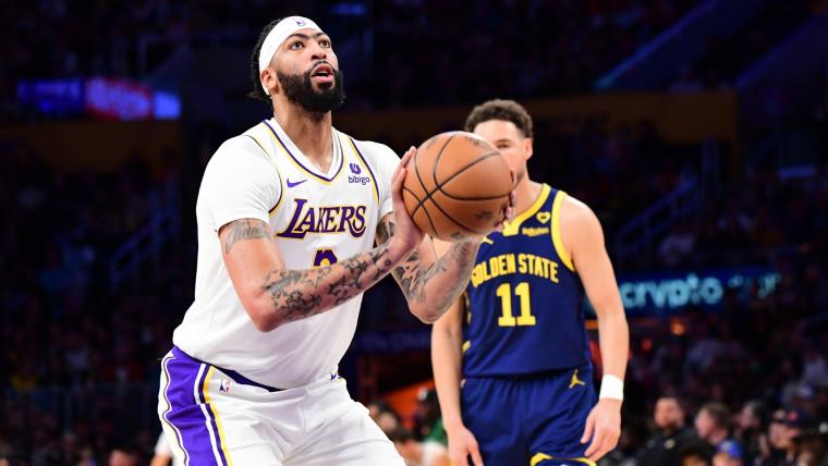 Anthony Davis Eye Injury: Lakers Star Leaves Game