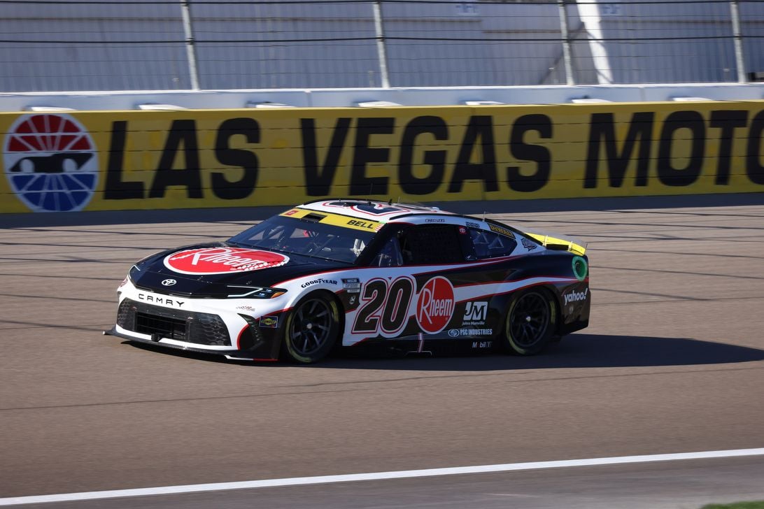 Who on the pole for Sunday NASCAR race? See the fastest drivers!