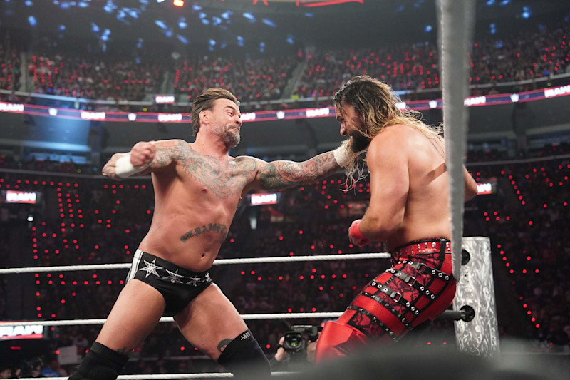 Seth Rollins VS CM Punk: Whats the real story behind?