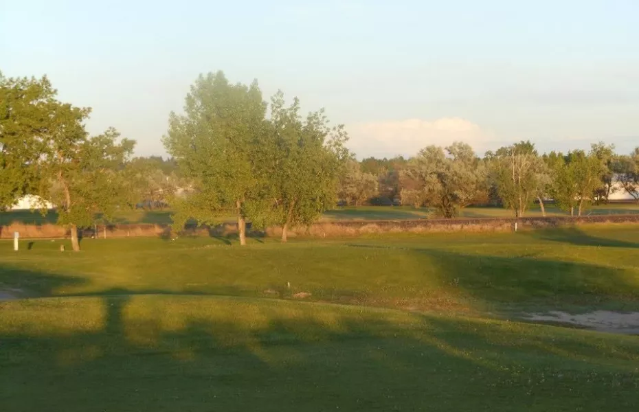Hickory Swing Golf Course: Is It the Right Place for You? Heres Our Honest Review to Help You Decide