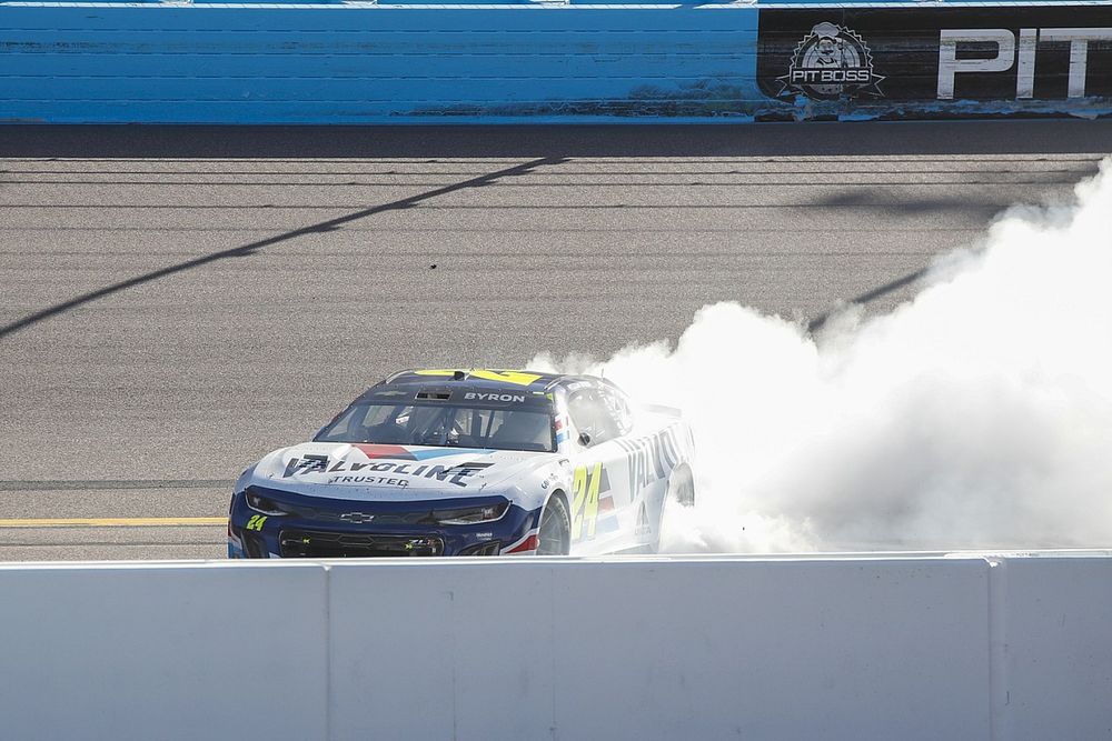 NASCAR Phoenix race results: Who won? Discover the victor and exciting moments.