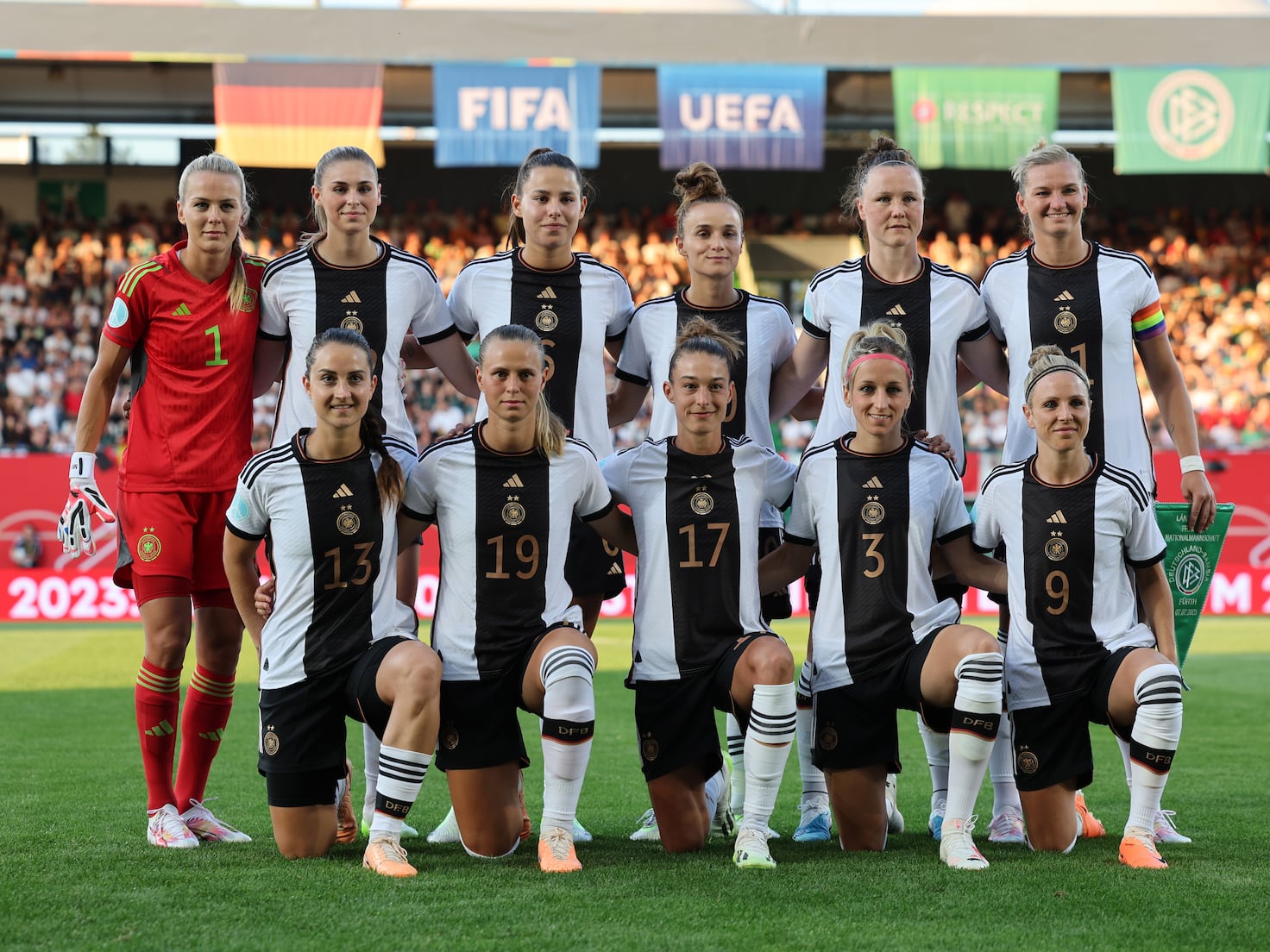 All About Female German Soccer Players: How to Follow? Get the Latest News and Updates!