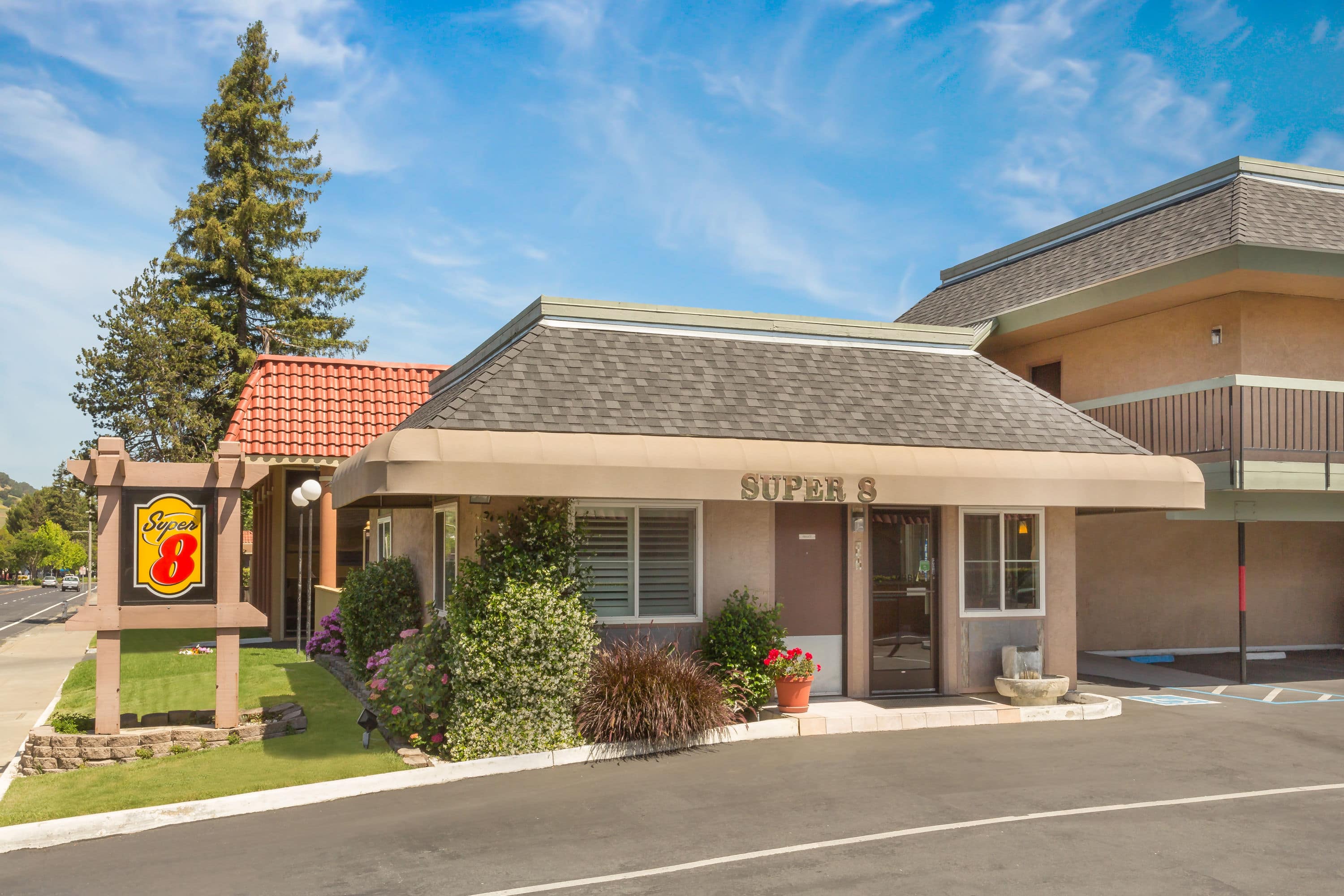 Stay at Super 8 Martinez: What Are the Pros and Cons? (See the Full Picture)