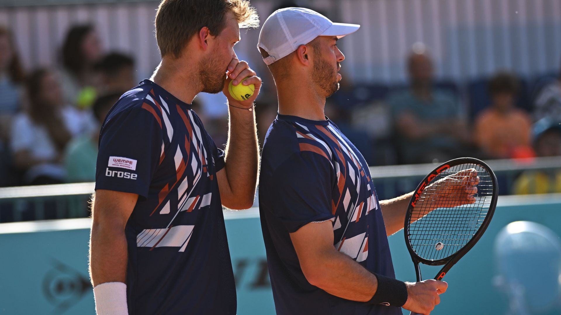 Where to play m topo tennis: Discover the top spots for this popular sport!