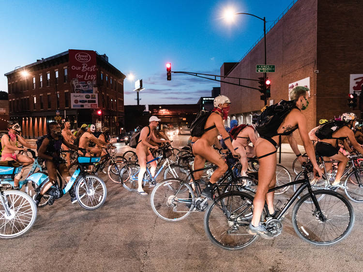 Bikes and Naked Babes: The Ultimate Guide to Sexy Pics!