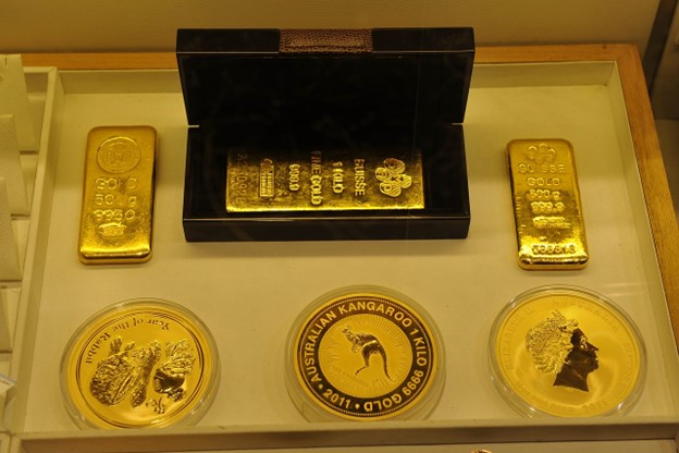 Hardly Gold: Is It Worth Buying? (Simple Guide for Beginners)