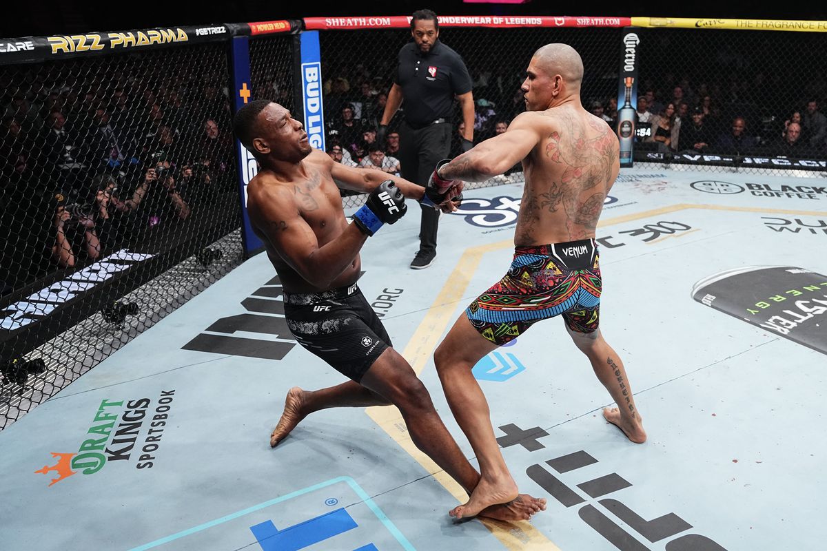 Pereira TKO Victory: Watch the Highlight-Reel Knockout Finish!