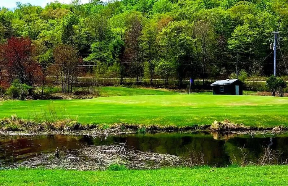 Lochmor Golf Course: Amazing Views and Challenging Play.