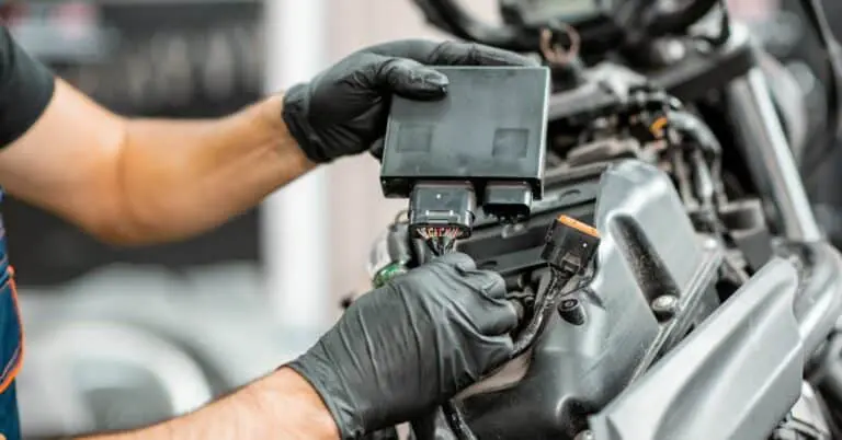 Motorcycle Battery Lifespan: Simple Tips to Make It Last Longer!