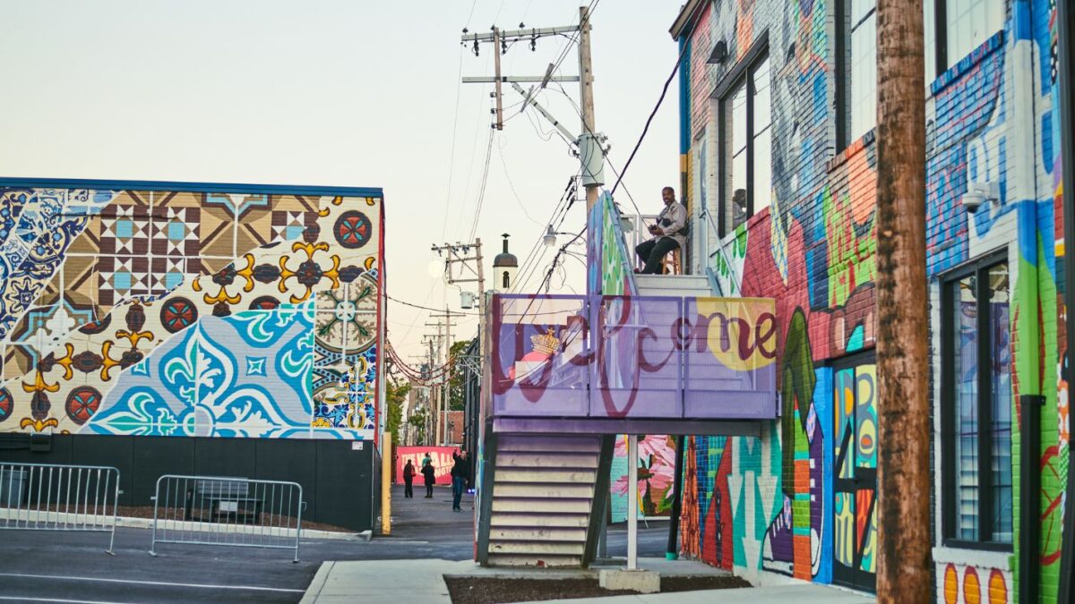 Plan Your Trip: The Lou St. Louis, neighbourhoods, hotels and attractions!