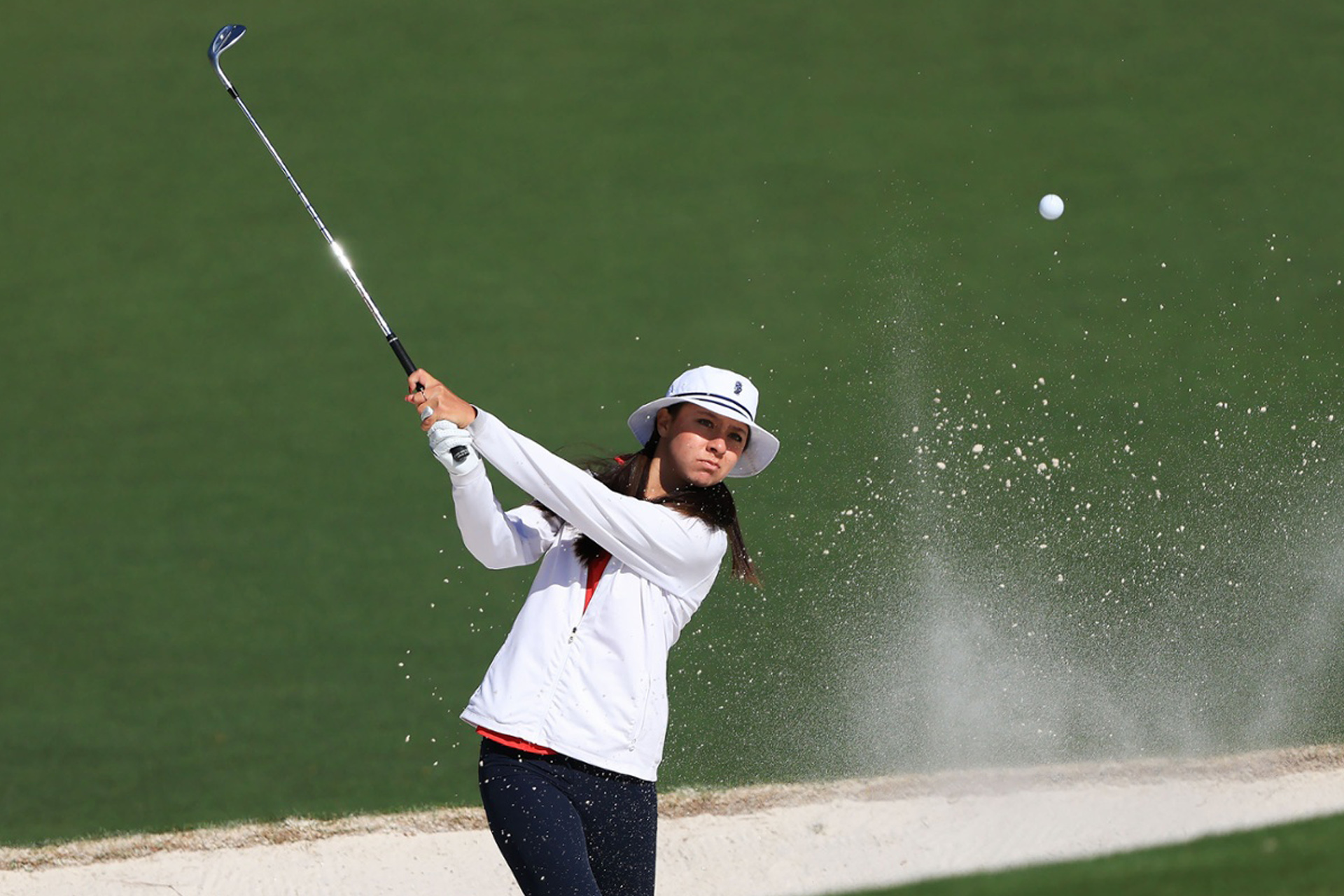 Pro Golfers Who Wear Bucket Hats: Style on the Green!