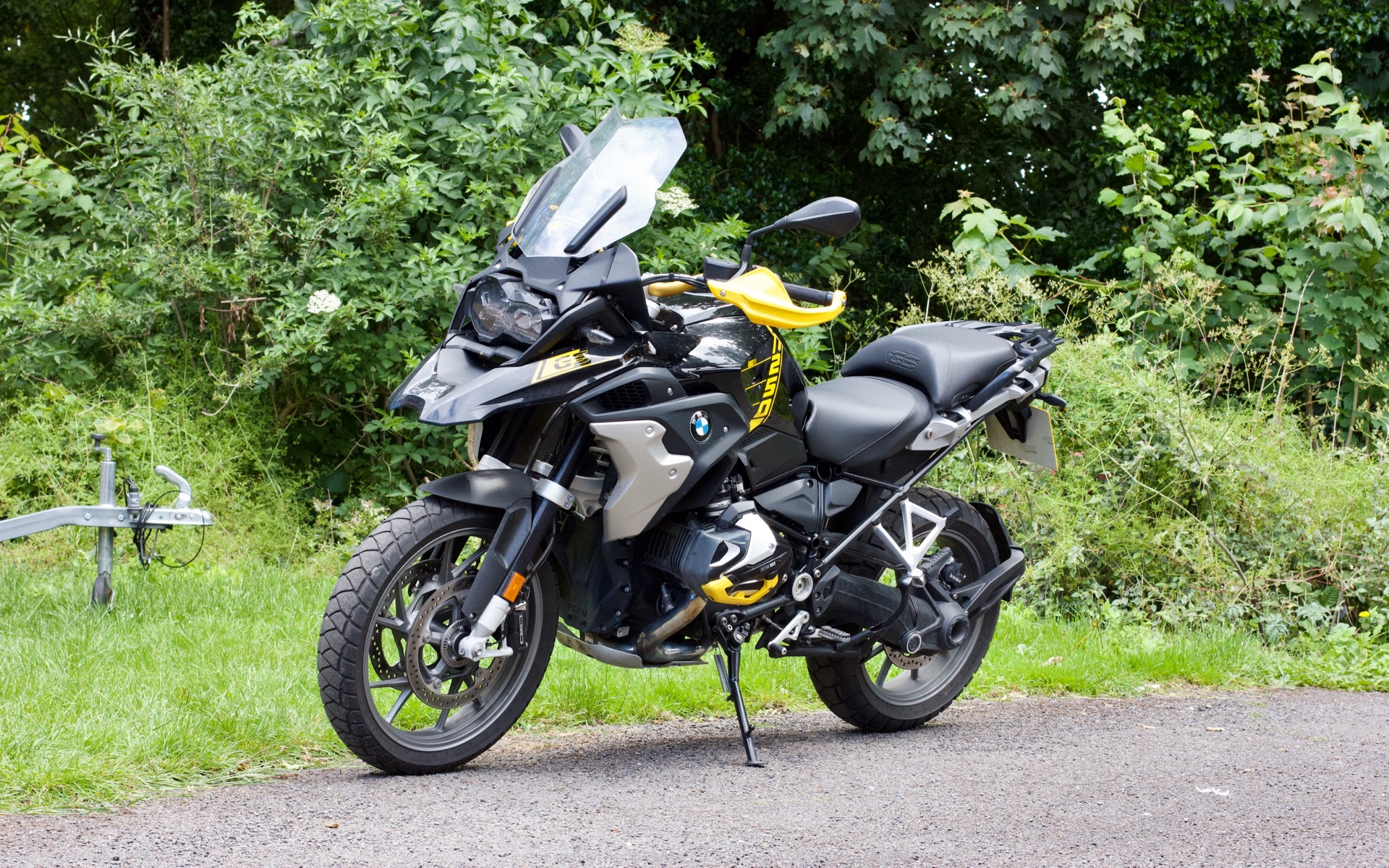 Buying a BMW 1250 Adventure Bike? (Read This Before You Spend Your Money)