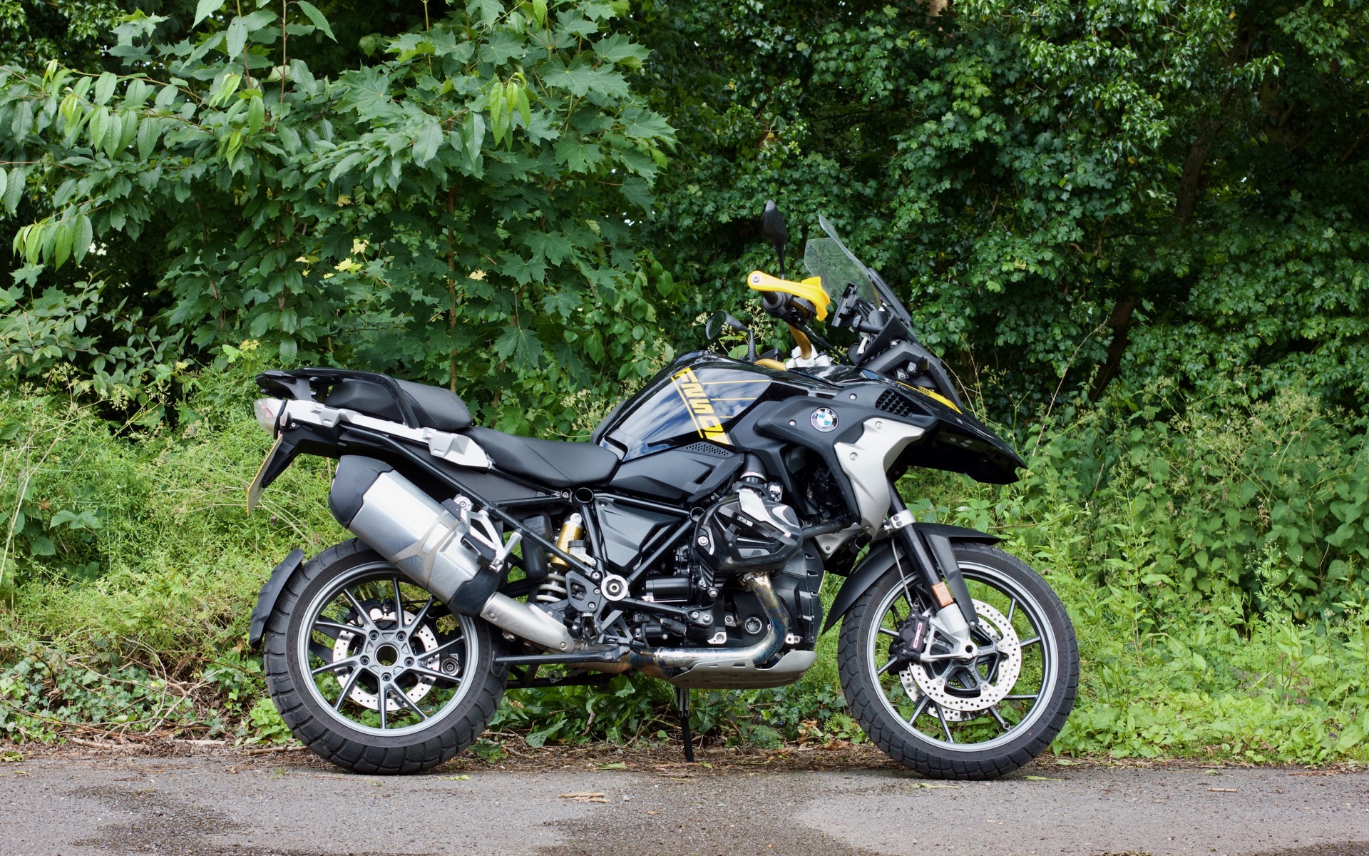 Buying a BMW 1250 Adventure Bike? (Read This Before You Spend Your Money)
