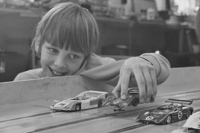 Remembering the fun of 1960s slot car racing? Take a look back at vintage tracks and cars.
