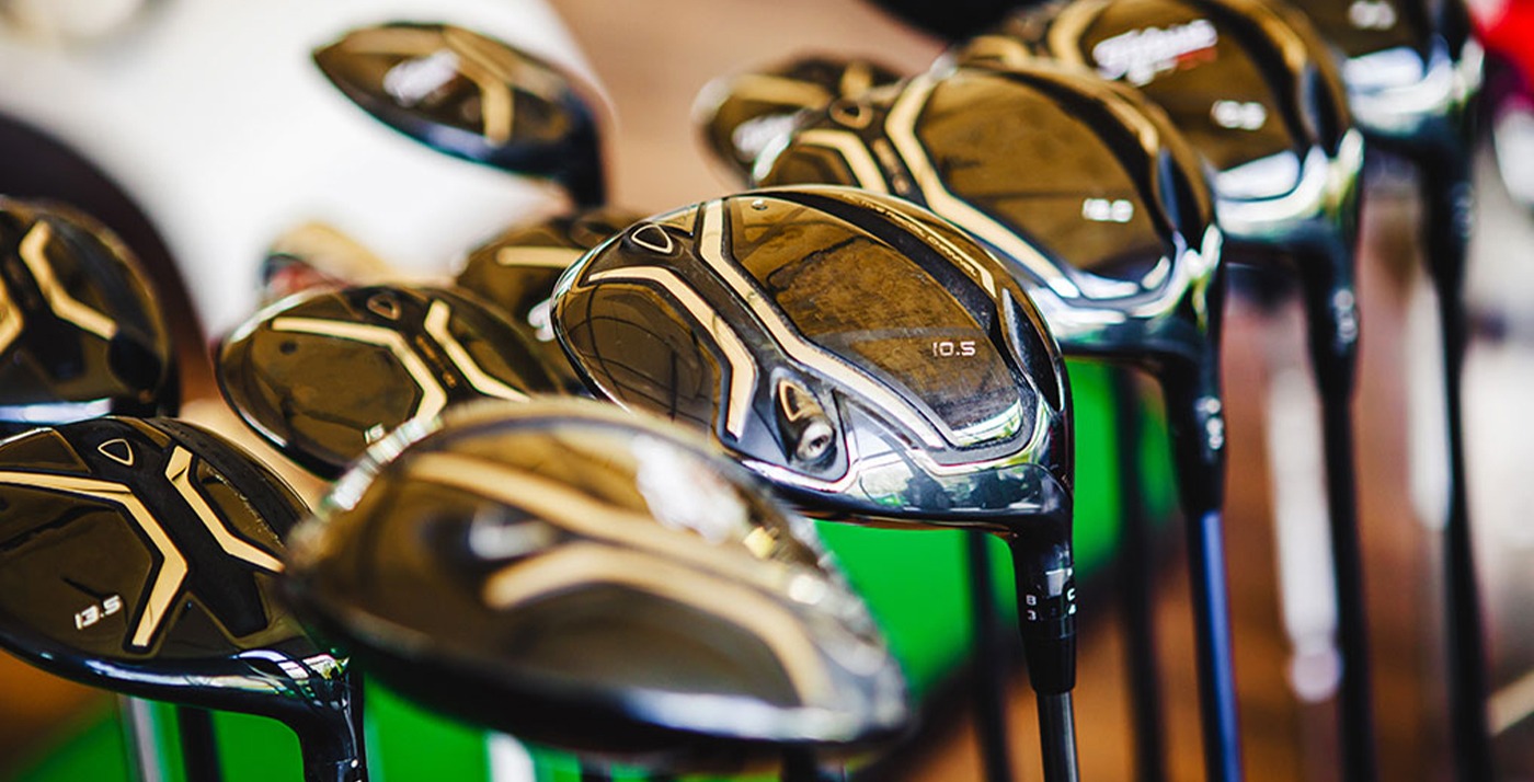 What gear is essential for 365 golf? Find the right equipment to play comfortably in any season.