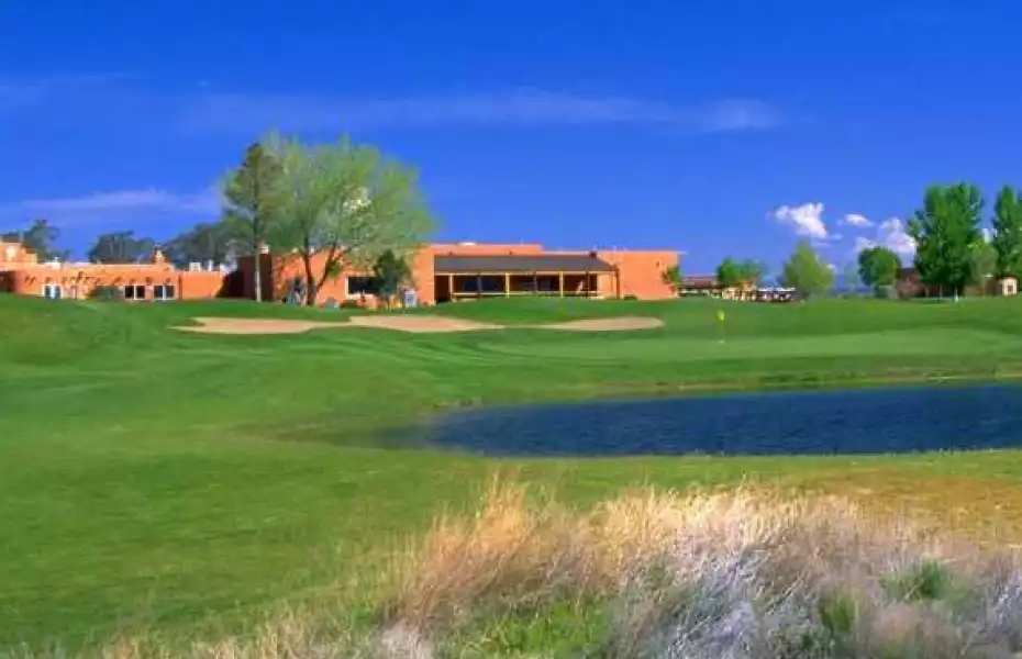 What makes Tamaya golf course unique? Discover its stunning views and challenging layout.