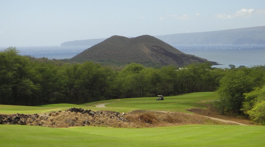 Thinking about the legendary Makena golf Maui course? Relive great memories from this stunning oceanfront spot.
