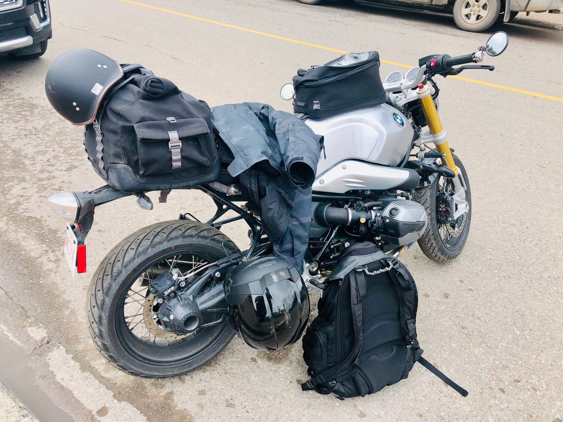 What are the must have accessories for your BMW r9t scrambler? Top upgrades owners love.