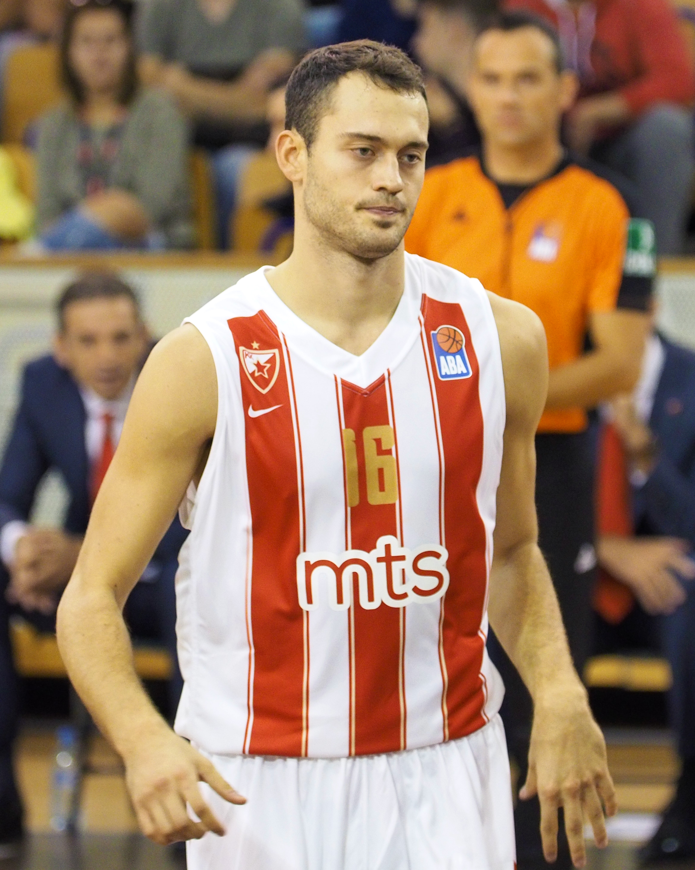 Where does Stefan Jankovic play basketball now? Find out his current team information easily.