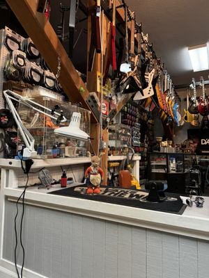Visiting Star Guitars Santa Rosa? Find the best local shop for great gear.