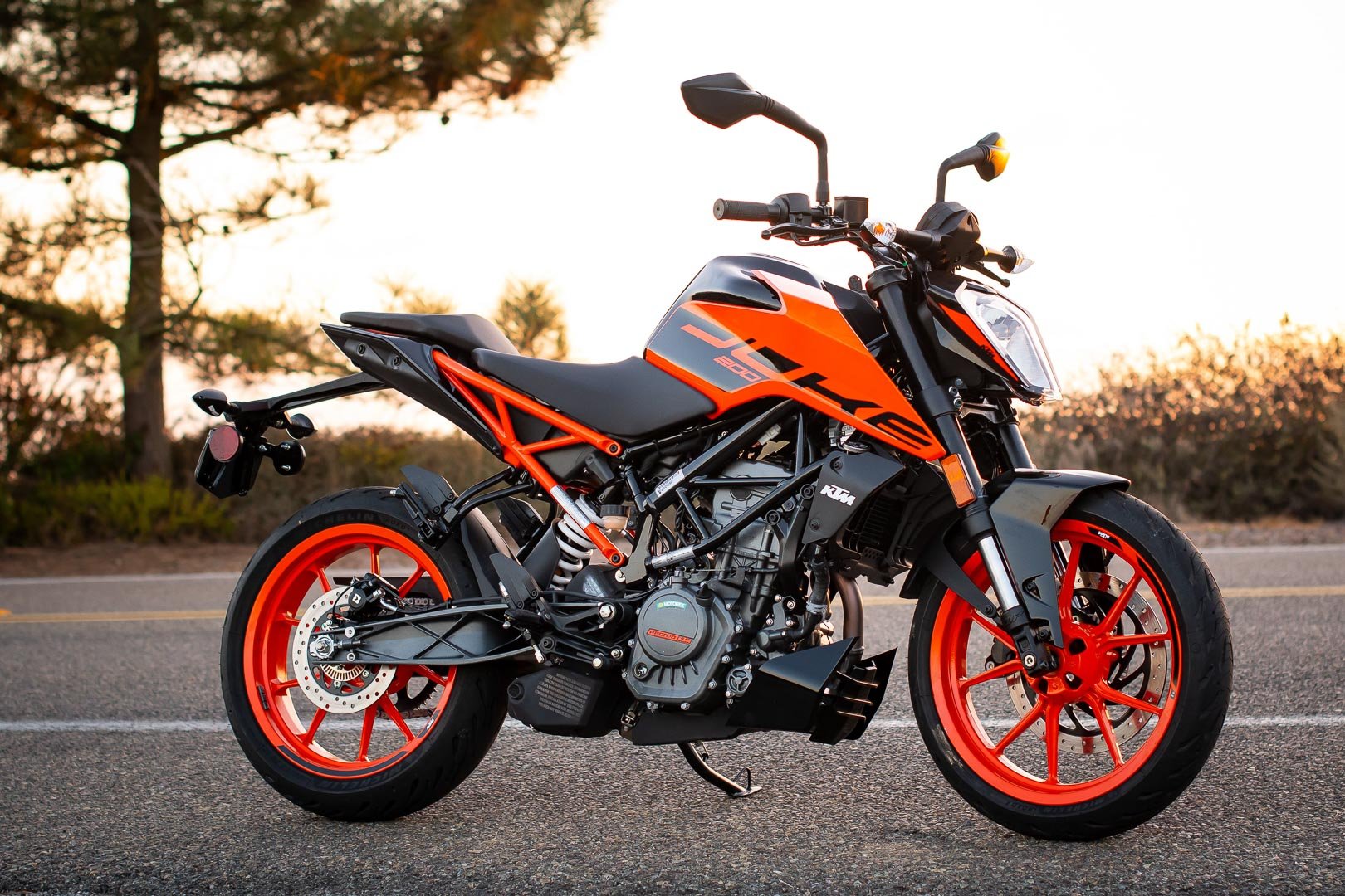 KTM Duke 200 Weight: What You Need to Know Simply