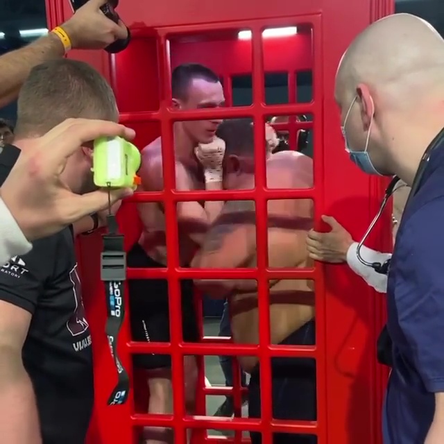 Craziest phone booth fights videos (Watch the wildest vintage brawls)