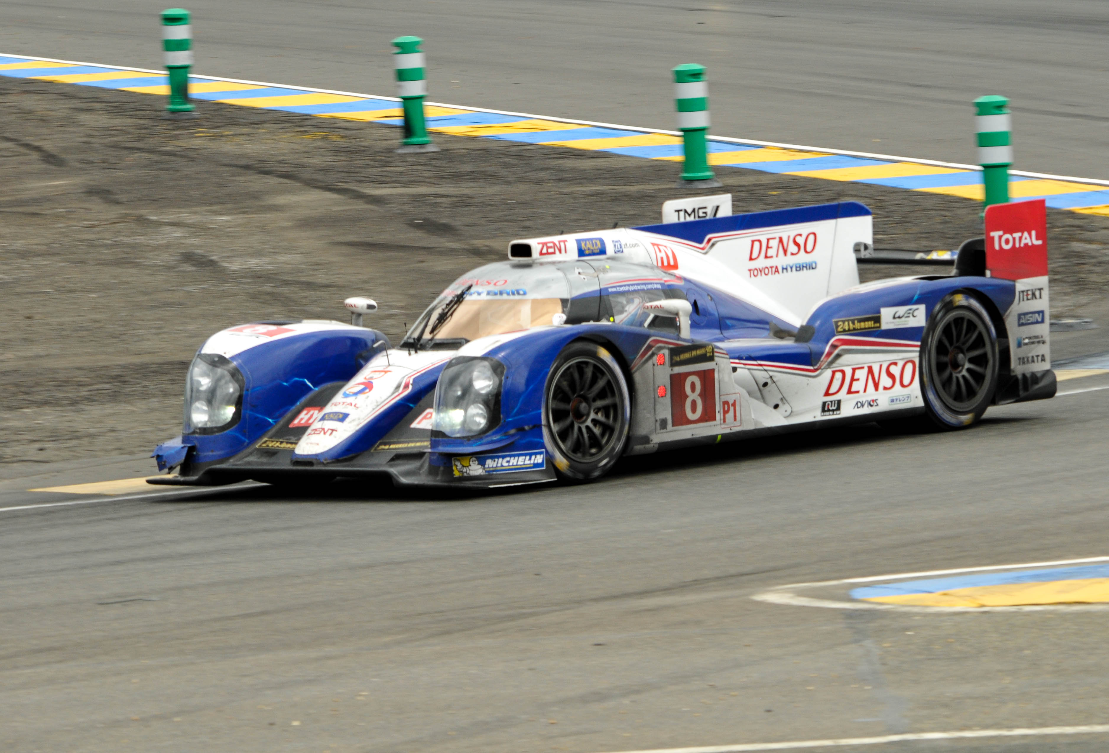 What is the Toyota ts030 hybrid? (Learn all about this iconic Le Mans racing machine!)