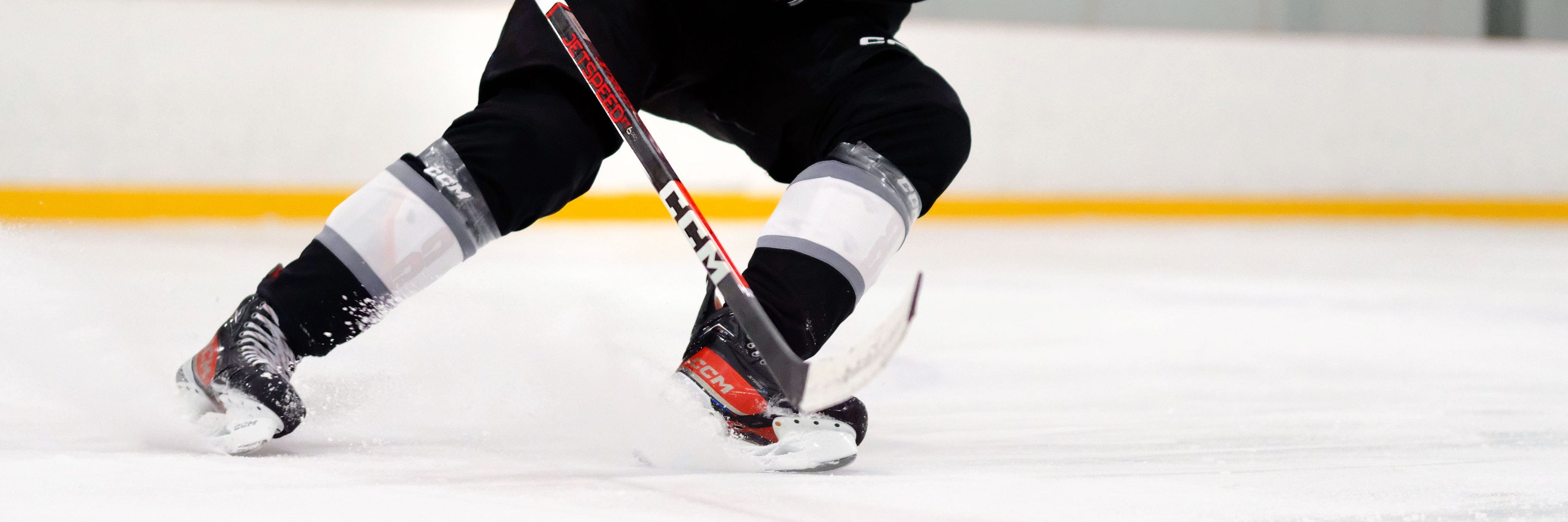 What are the best materials for an ice hockey sign? (Learn about durable options for your home)