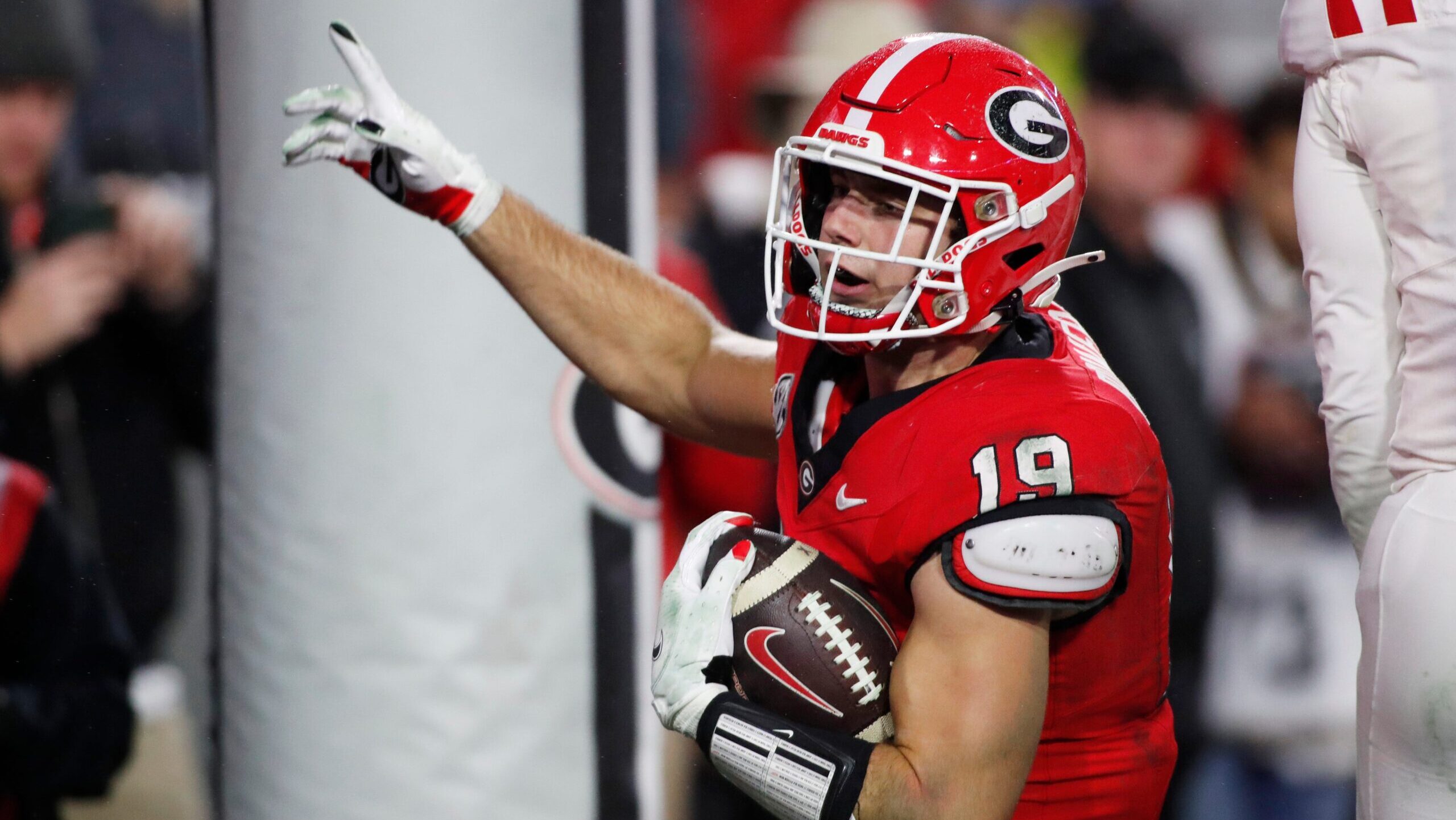 Everything about the Brock Bowers combine appearance: His key numbers, expert analysis, and draft projection updates.