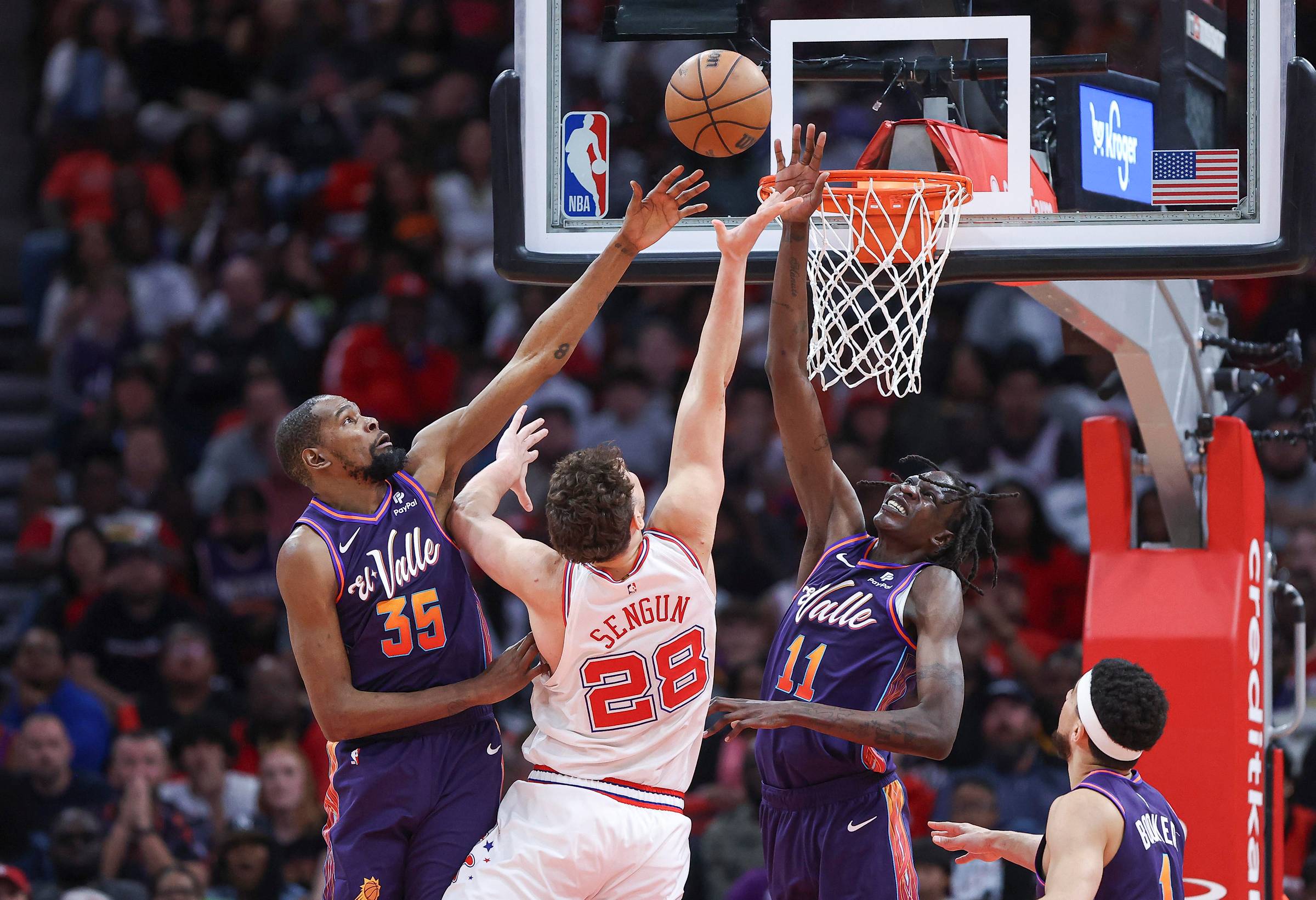 Need to know the Phoenix Suns starting lineup? Here are the players kicking off the action!