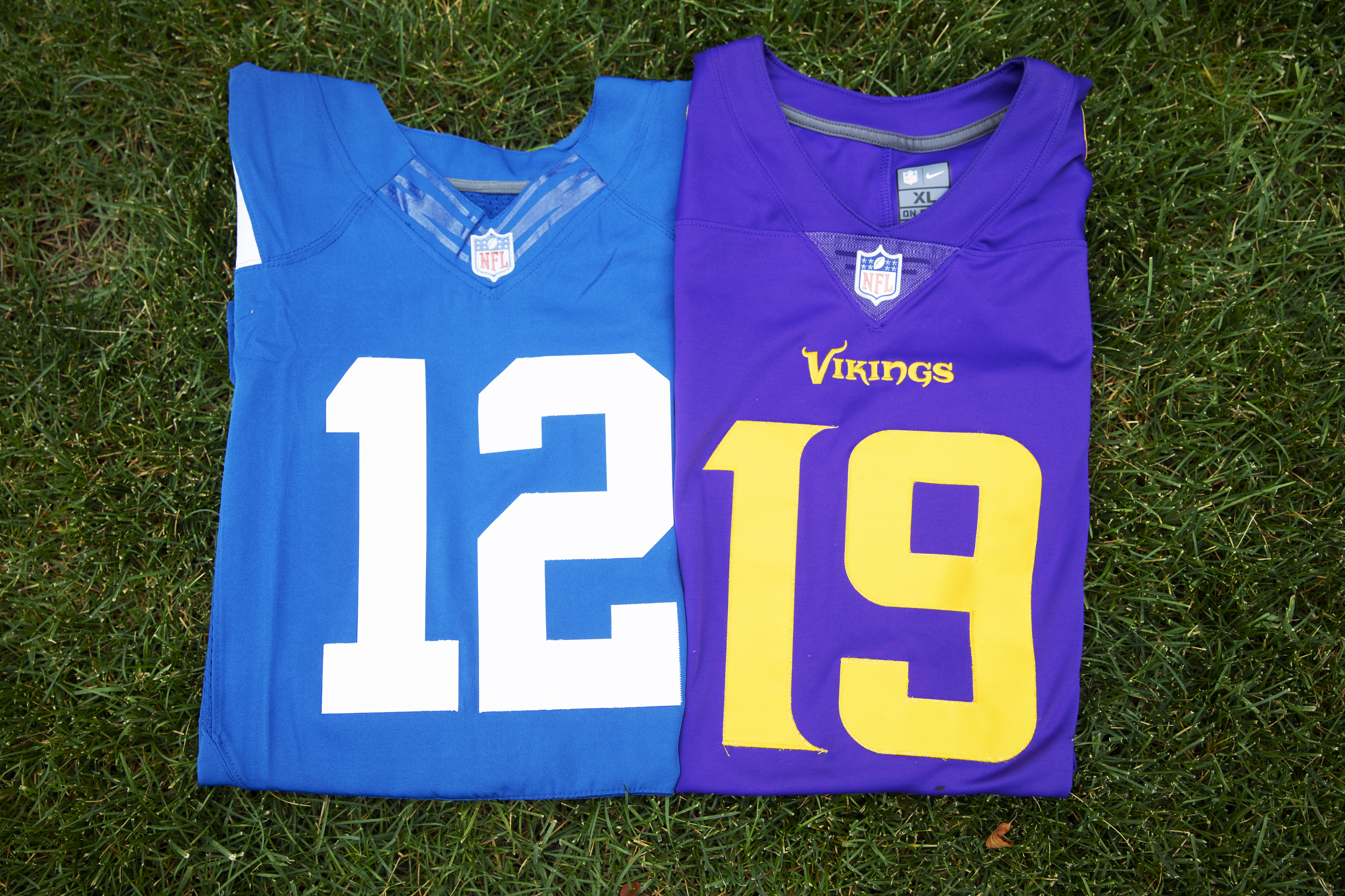 How can I be sure my Daniel Jones jersey is not fake? (Simple ways to tell if its official before you pay)