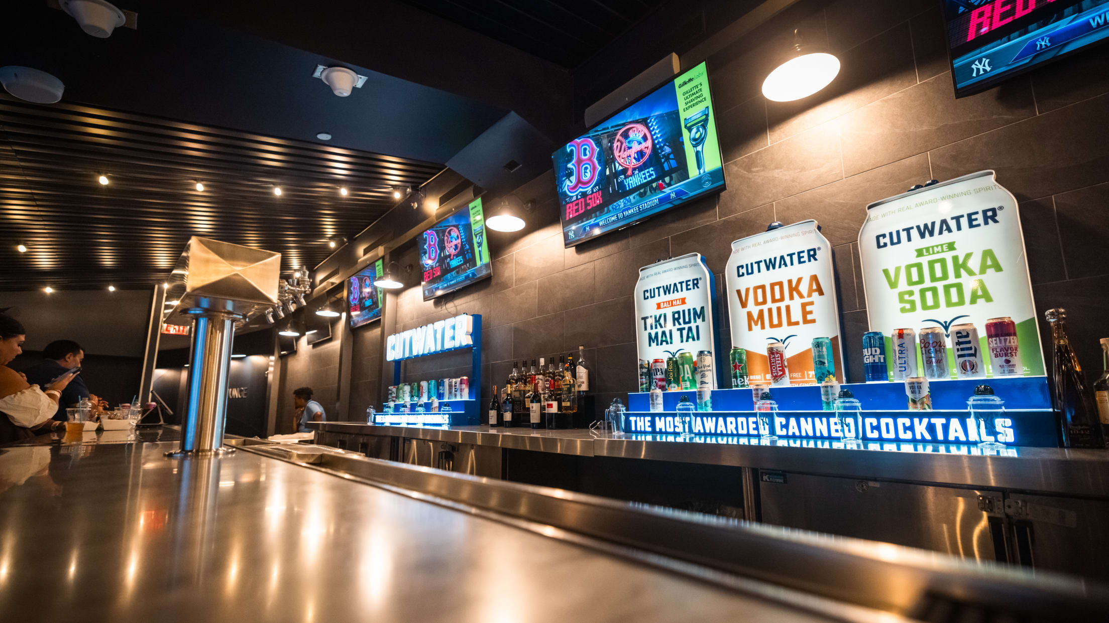 Whats the new york yankees champions suite really like? Find out about the awesome perks waiting inside!