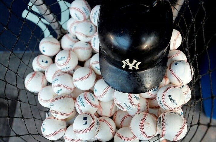 How to watch NY Yankees batting practice? (Easy tips for fans to see the players warm up)