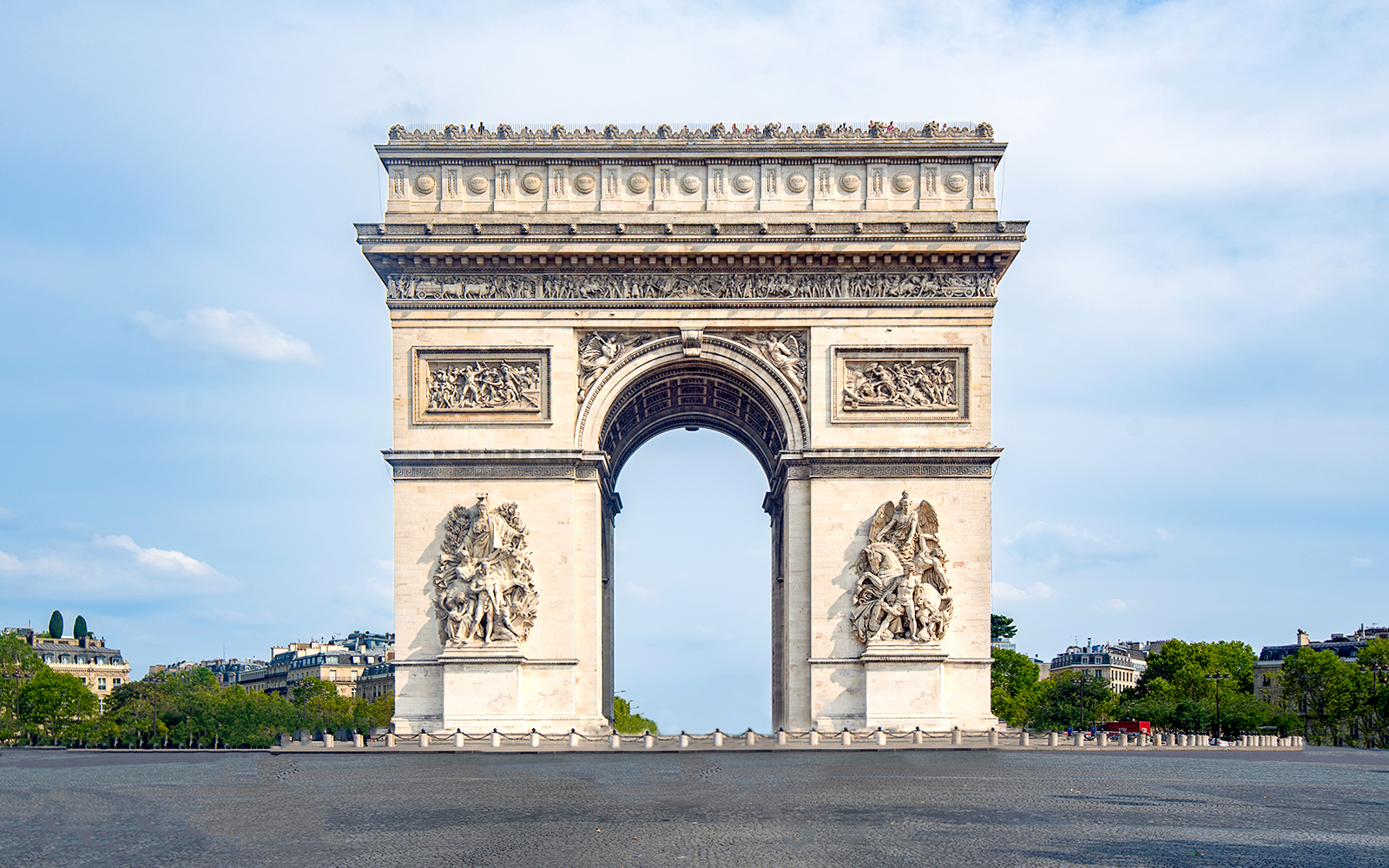Best Time to Visit Arc de Triomphe? Find the Perfect Time Slots Easily!