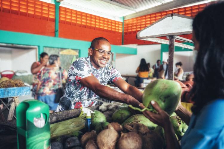 Sanibel Farmers Market vendors discover local treats and specialties