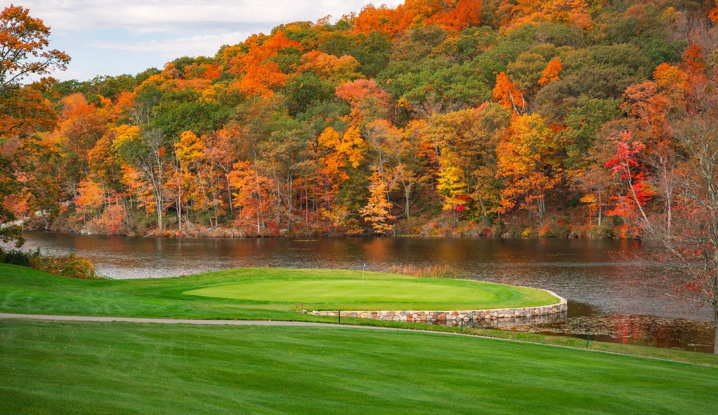 What Makes Richter Golf Course Danbury Connecticut Special? Explore Unique Scenic Views And Challenging Terrain!