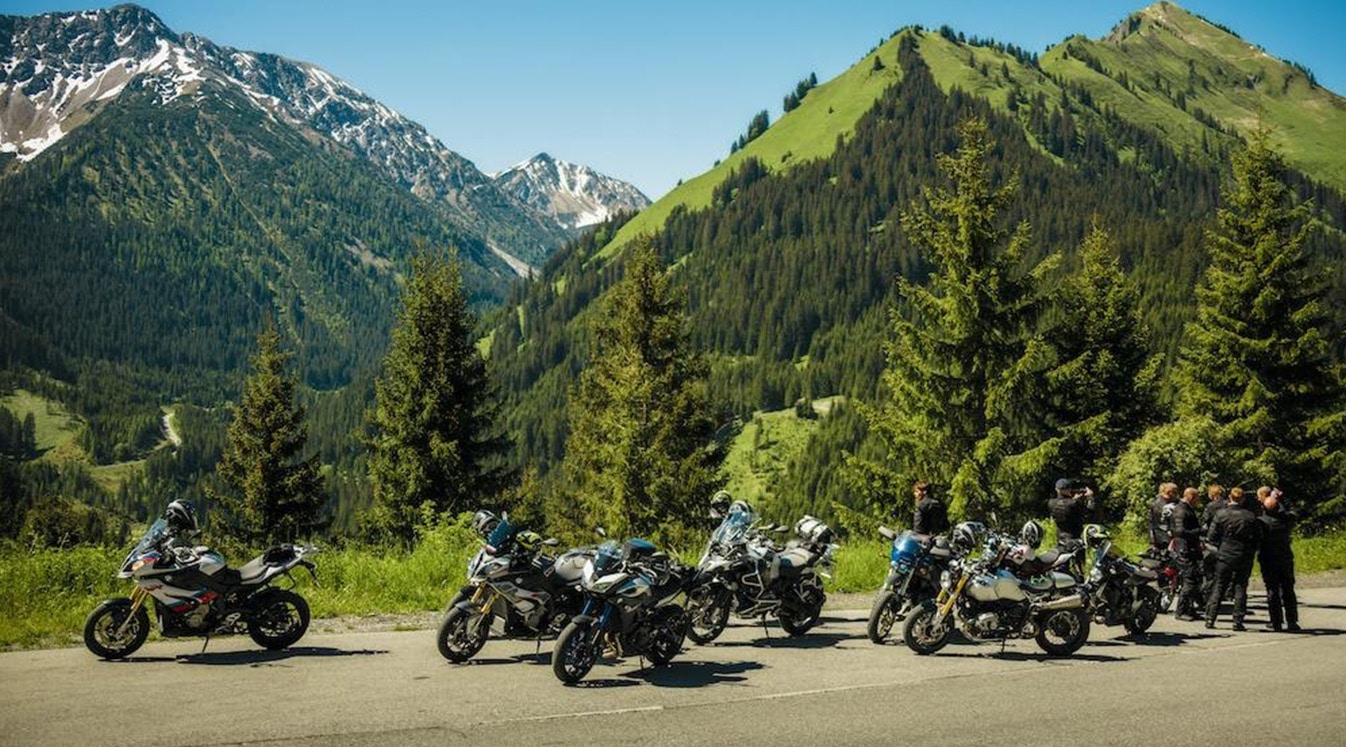 Essential Motorbike Group Ride Skills? Top Tips for a Safe Trip