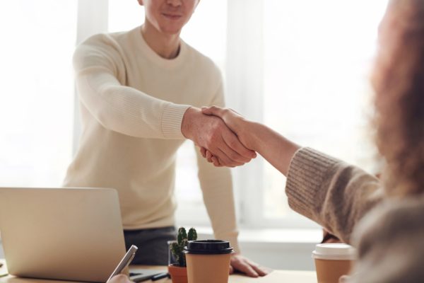 Handling Disrespect In French Culture: Basic Etiquette Tips