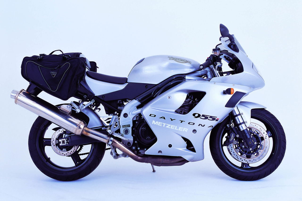 2001 Triumph Daytona 955i VS Others Why This Classic Bike Still Rocks