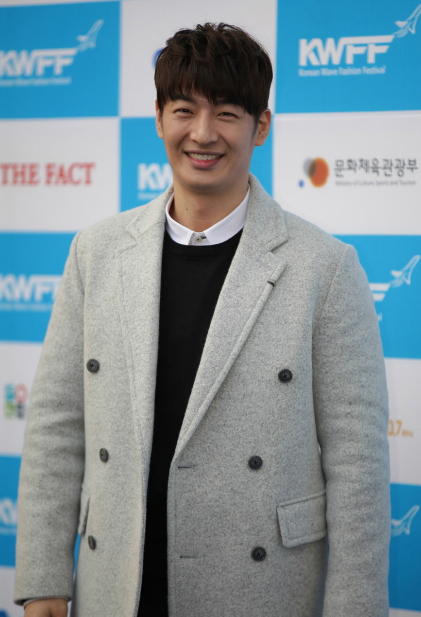 Who is Son Ho Young? Learn His Age and Fun Facts Now