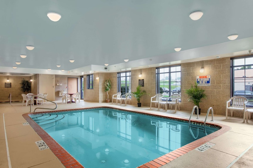 Super 8 Akron Ohio Amenities List (See Full Facilities and Comfort Details)