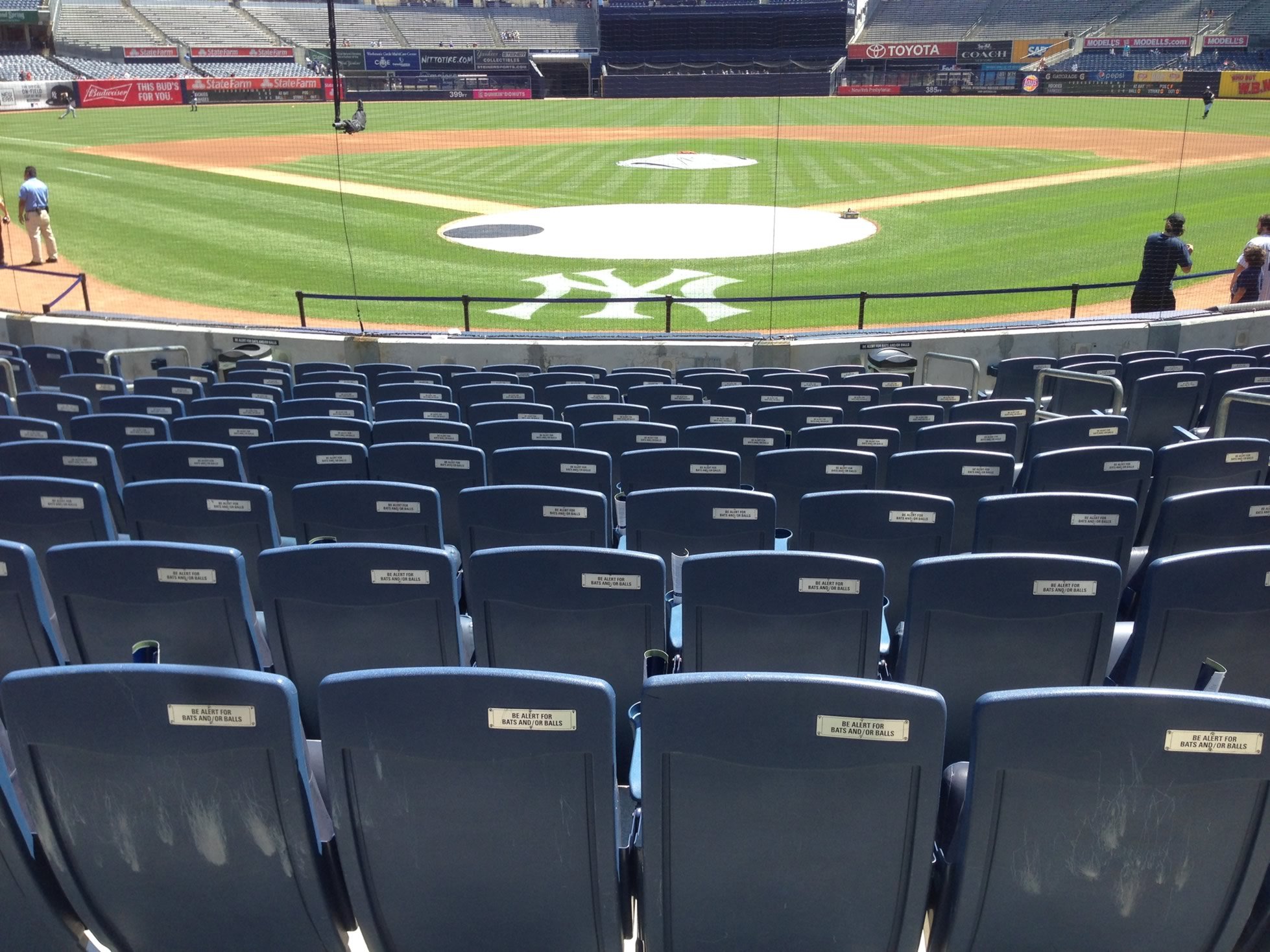 Where is NY Yankees Legends Suite Located? Best Seat Views Revealed!