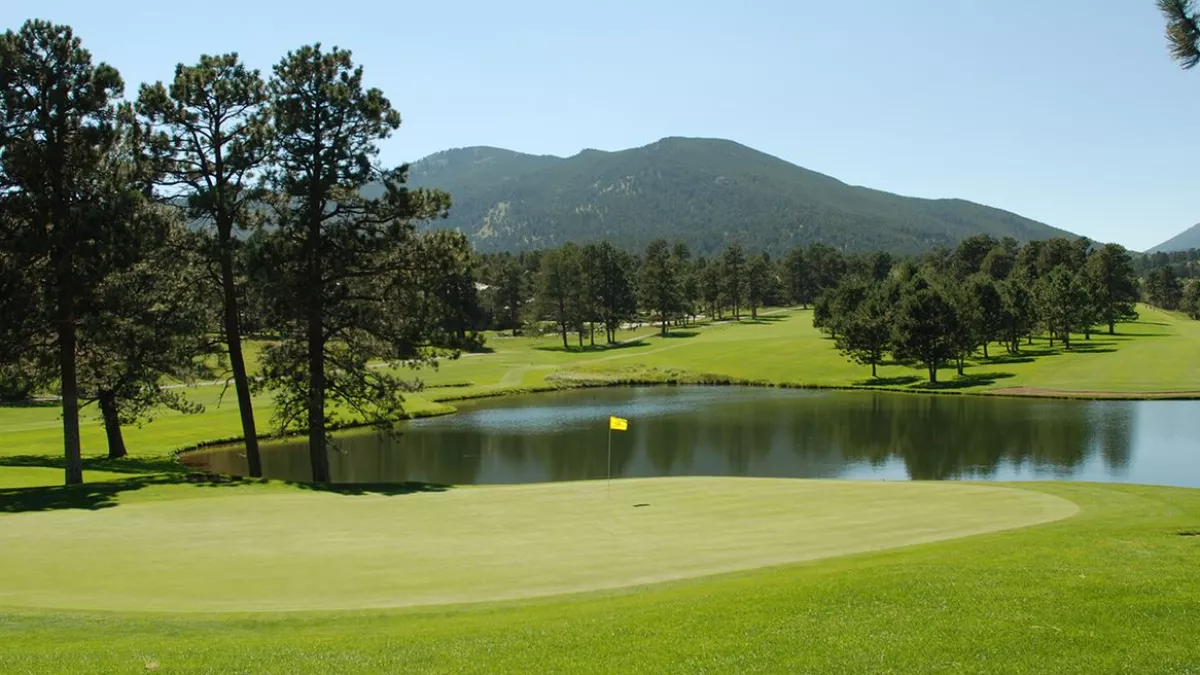 Hiwan Golf Club Facilities? Explore Driving Range and Clubhouse