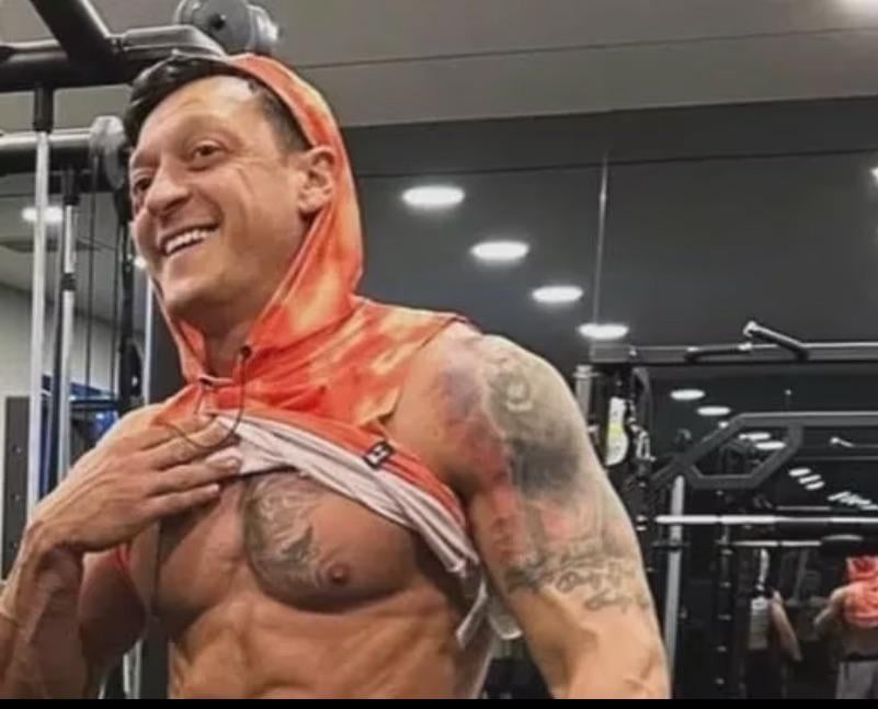 Ozil Steroids Effects: Do They Really Help Build Muscle?